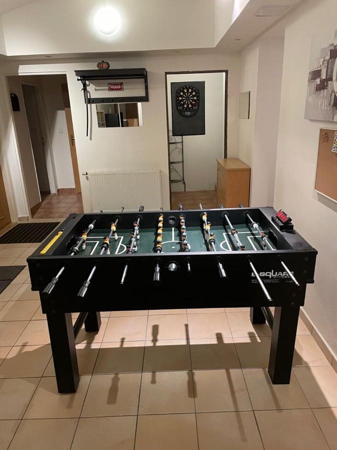 Big Homebase With Billardtable Прага