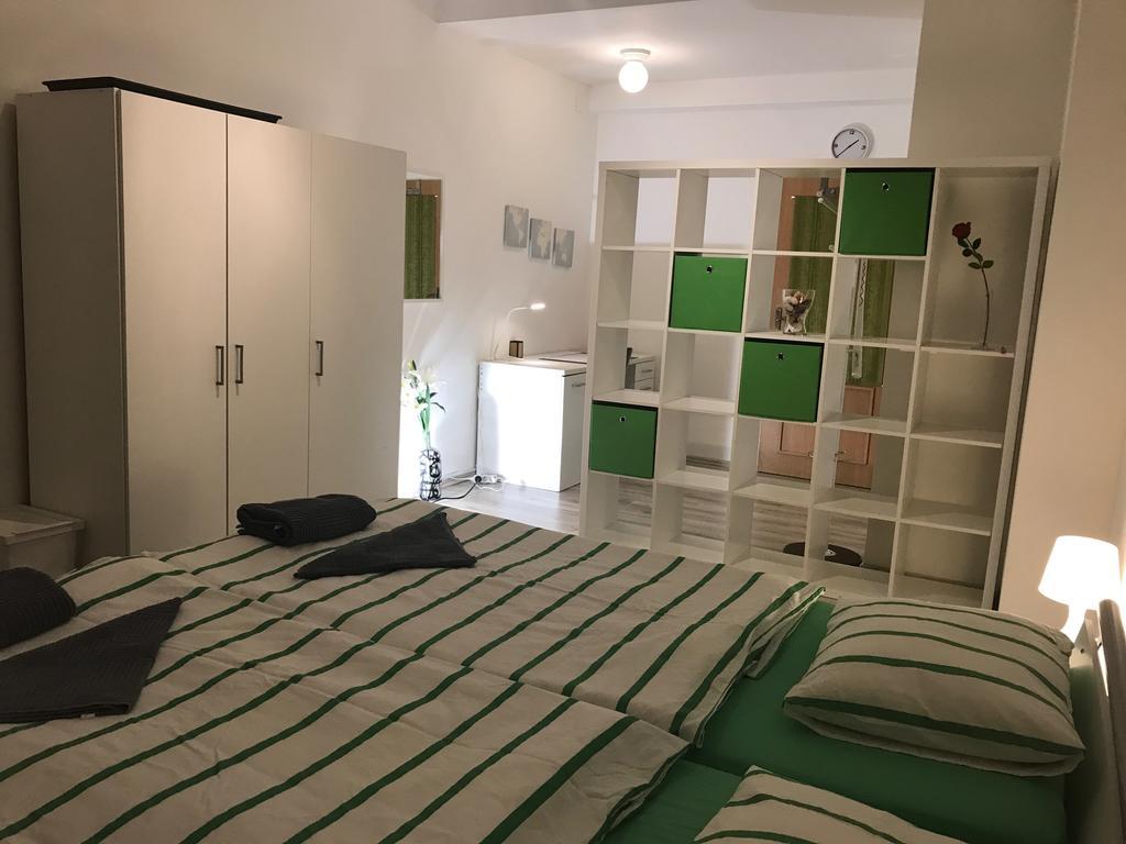 Апартаменты Big Homebase With Billardtable
