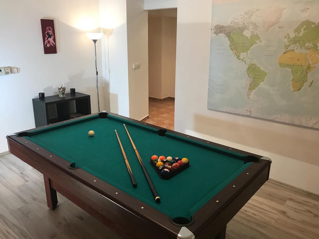 Big Homebase With Billardtable Апартаменты Прага