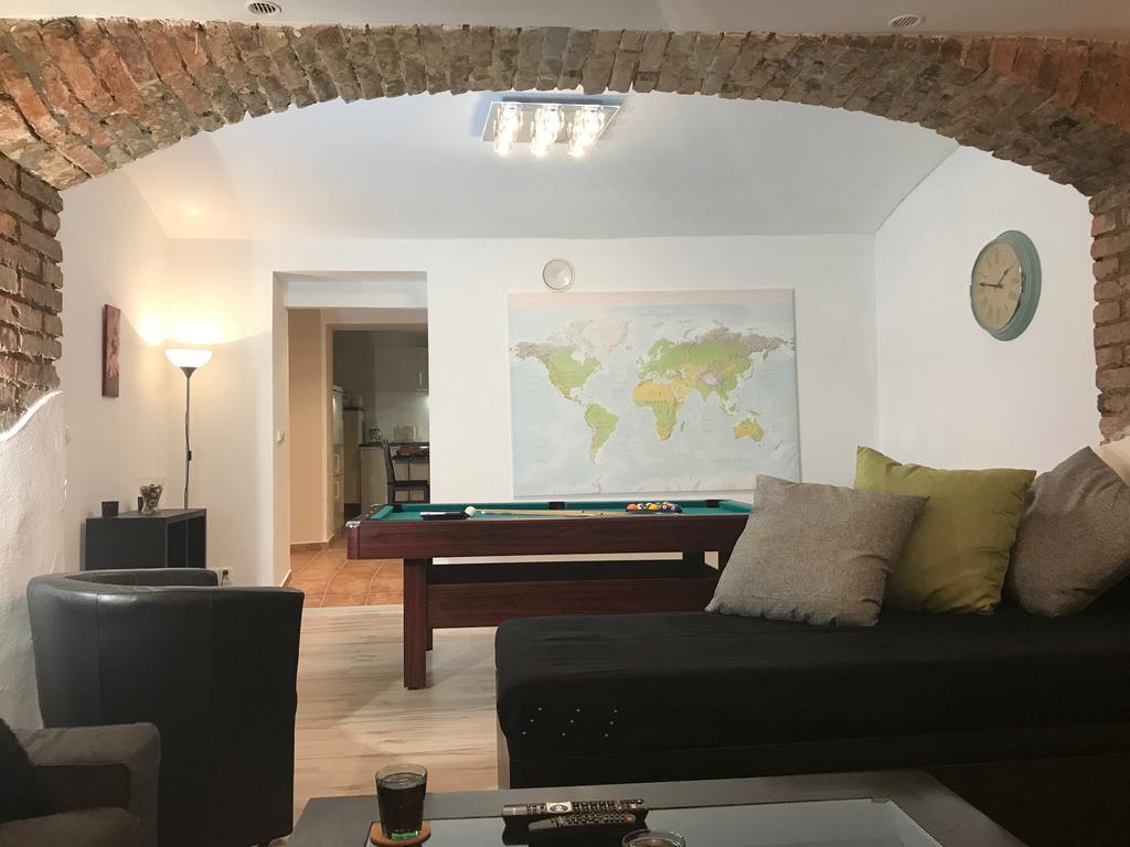 Апартаменты Big Homebase With Billardtable Прага